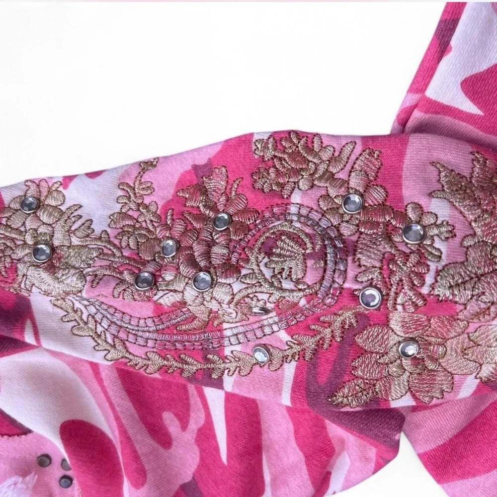 Stylish Pink Camouflage Capris - Picture 4 of 5